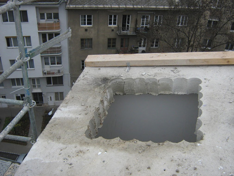 Medve utcai építkezésen betonfúrás, betonvágás 6